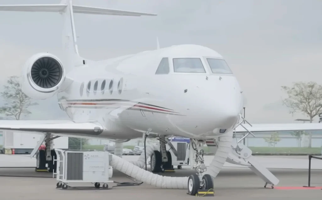 This is the Gulfstream G450 private jet you can buy if for whatever reason you've got about $40 million burning a hole in your pocket