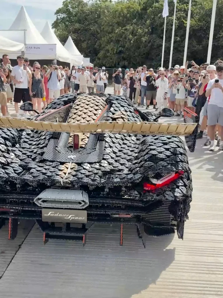 This is the Lego Koenigsegg, a Koenigsegg Sadair's Spear built almost entirely out of Lego, and believe it or not it's a real car