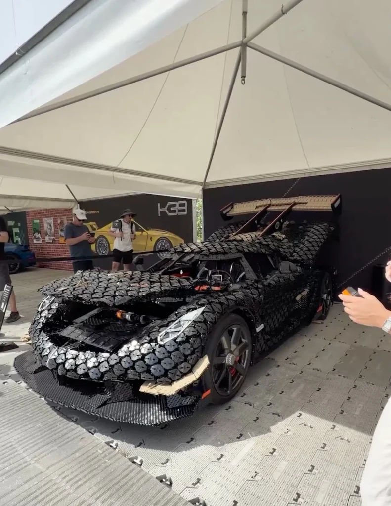 This is the Lego Koenigsegg, a Koenigsegg Sadair's Spear built almost entirely out of Lego, and believe it or not it's a real car