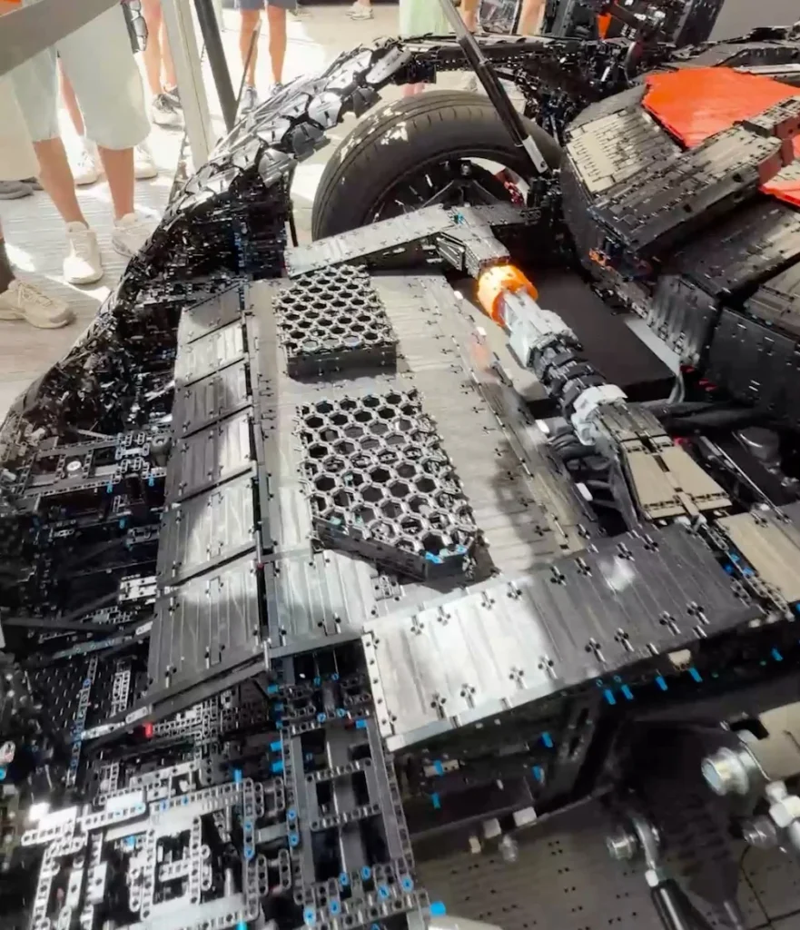 This is the Lego Koenigsegg, a Koenigsegg Sadair's Spear built almost entirely out of Lego, and believe it or not it's a real car
