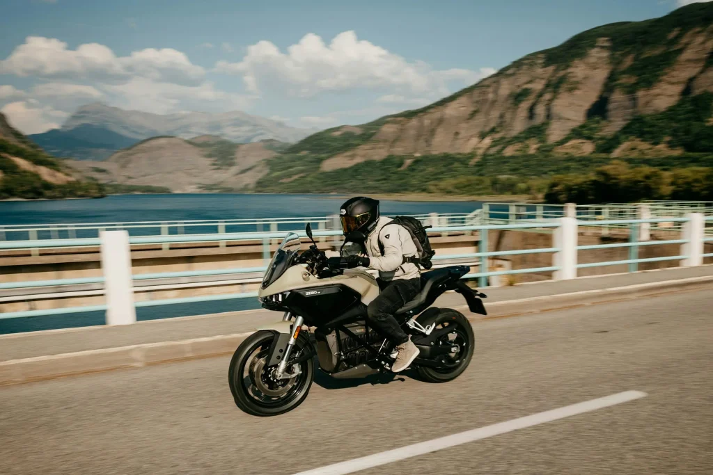 This is the Zero DS and it just set a new Guinness World Record for the longest ride on a single charge