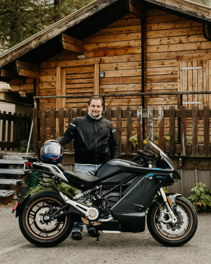 This is the Zero DS and it just set a new Guinness World Record for the longest ride on a single charge