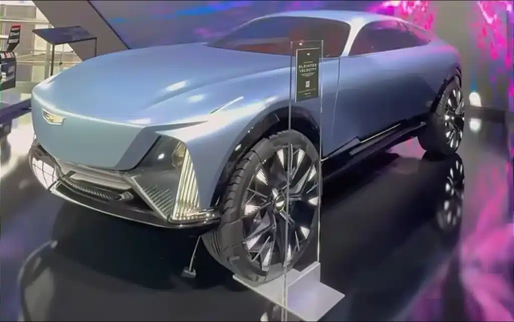 This is the new Cadillac Elevated Velocity, an all-electric concept with huge gullwing doors and a magnificent crystal display