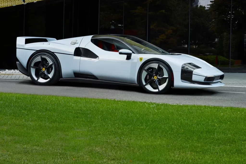 This is the new Ferrari SC40, a modern-day tribute to the Ferrari F40