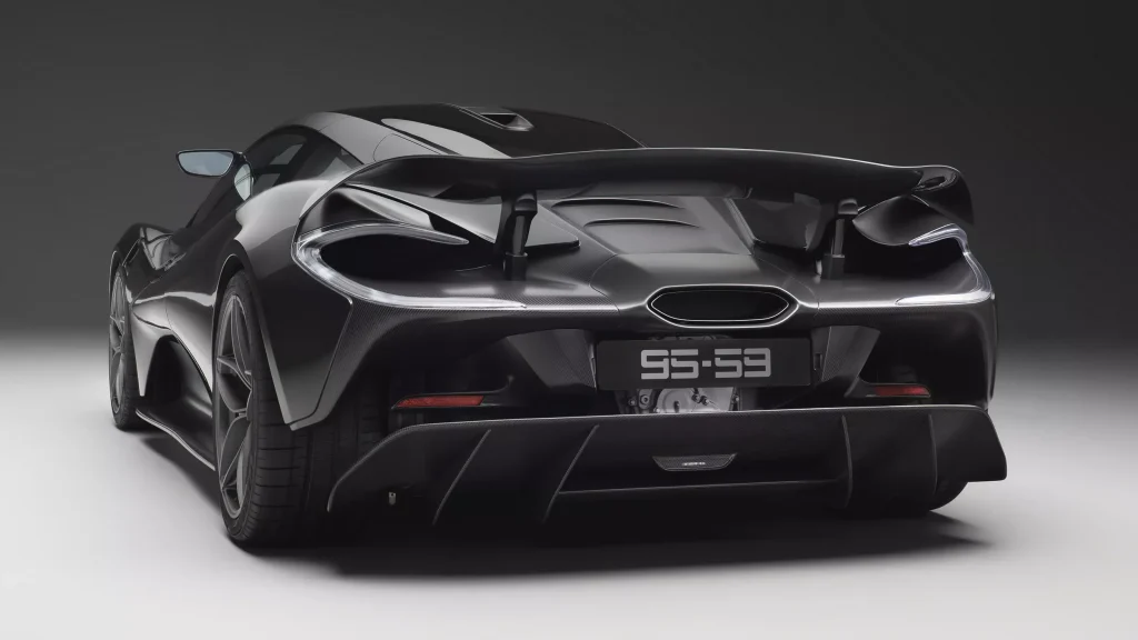 This is the new Lanzante 95-59 HDK, which is the upgraded version of a supercar that was already pretty extreme to begin with