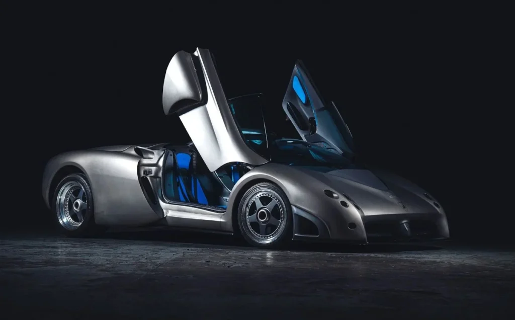 This is the one-off Lamborghini Pregunta, a 1998 Lamborghini concept car based on the Lamborghini Diablo