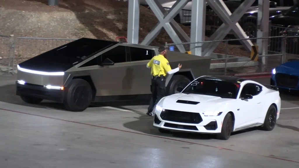 This manual Ford Mustang GT challenged a Tesla Cybertruck in a drag race but it was hopeless