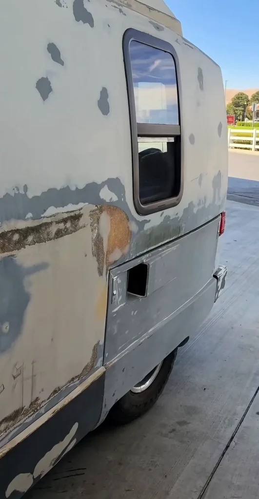 This quirky-looking motorhome is called the Vixen 21 SE, and it was actually designed by the same guy who gave us the DeLorean