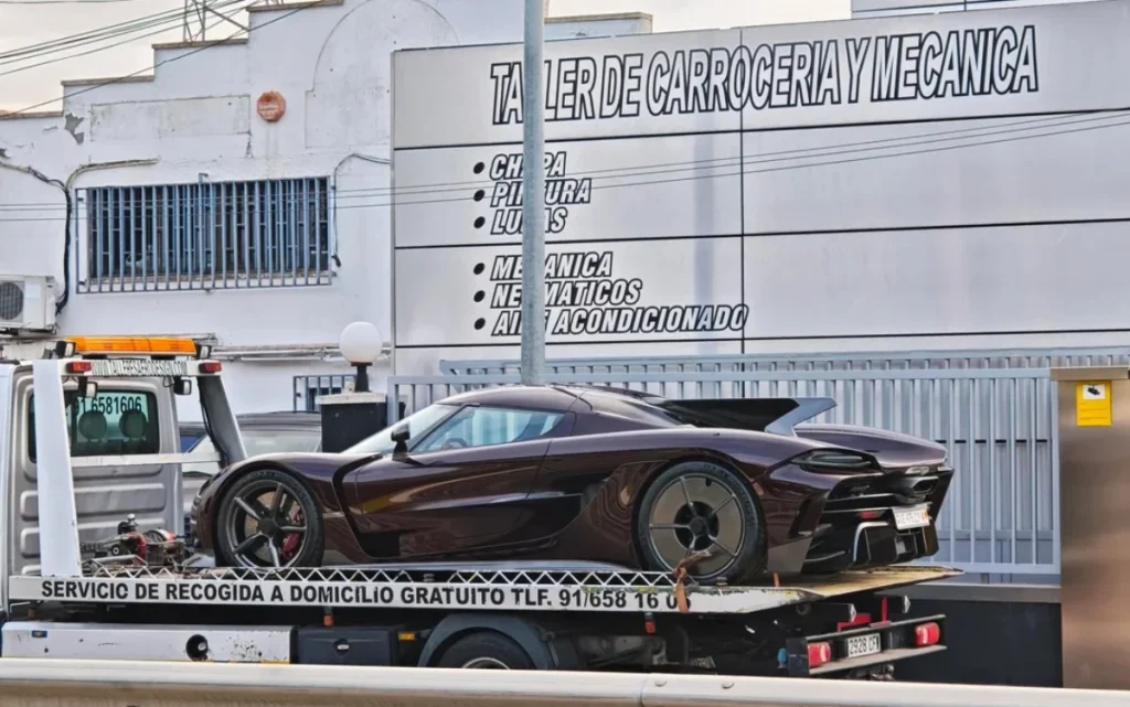 This rare Koenigsegg Jesko Absolut just popped up out of nowhere in Spain and people don't know what to make of it