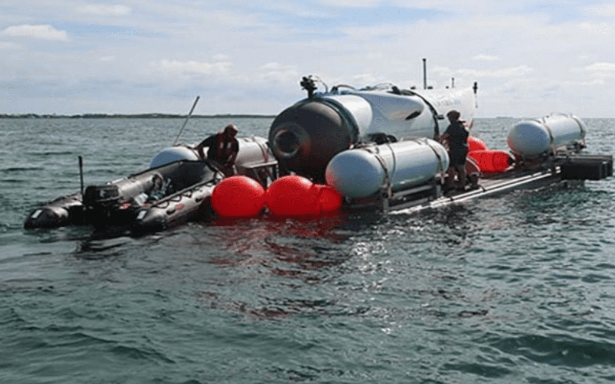 This submarine will take people to the bottom of the ocean to see the titanic wreckage. 