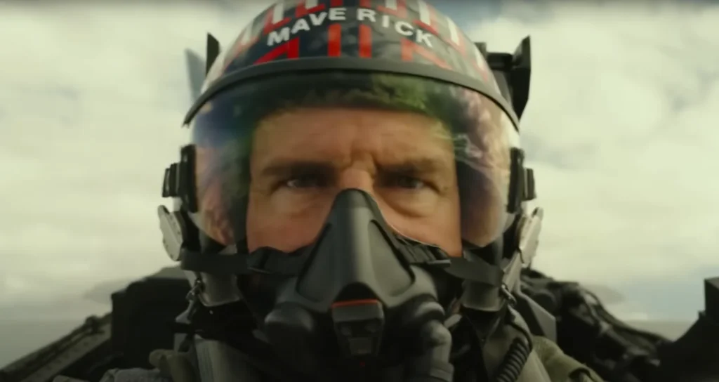 Tom Cruise’s F-14 maneuver slammed him to the deck and what the pilot said next was unforgettable