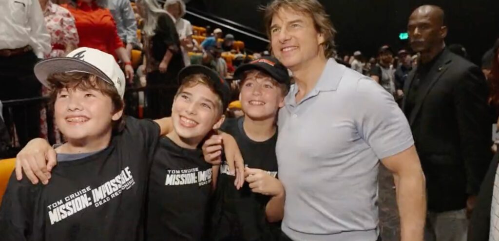 Tom Cruise and his fans at the premiere of Mission: Impossible - Dead Reckoning