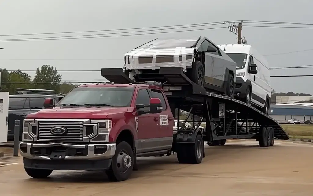This Texas man has bought one of the first totaled Tesla Cybertruck listings on Copart in a bid to see if he can get it running again