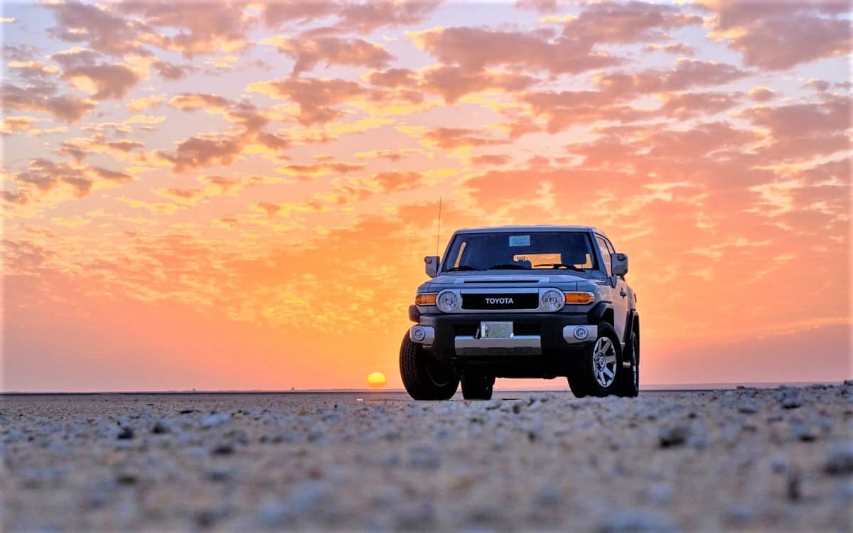 Toyota-FJ-Cruiser-on-sand
