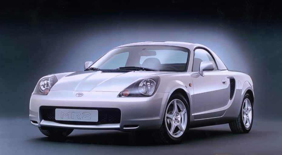 Toyota MR2, top up, in grey