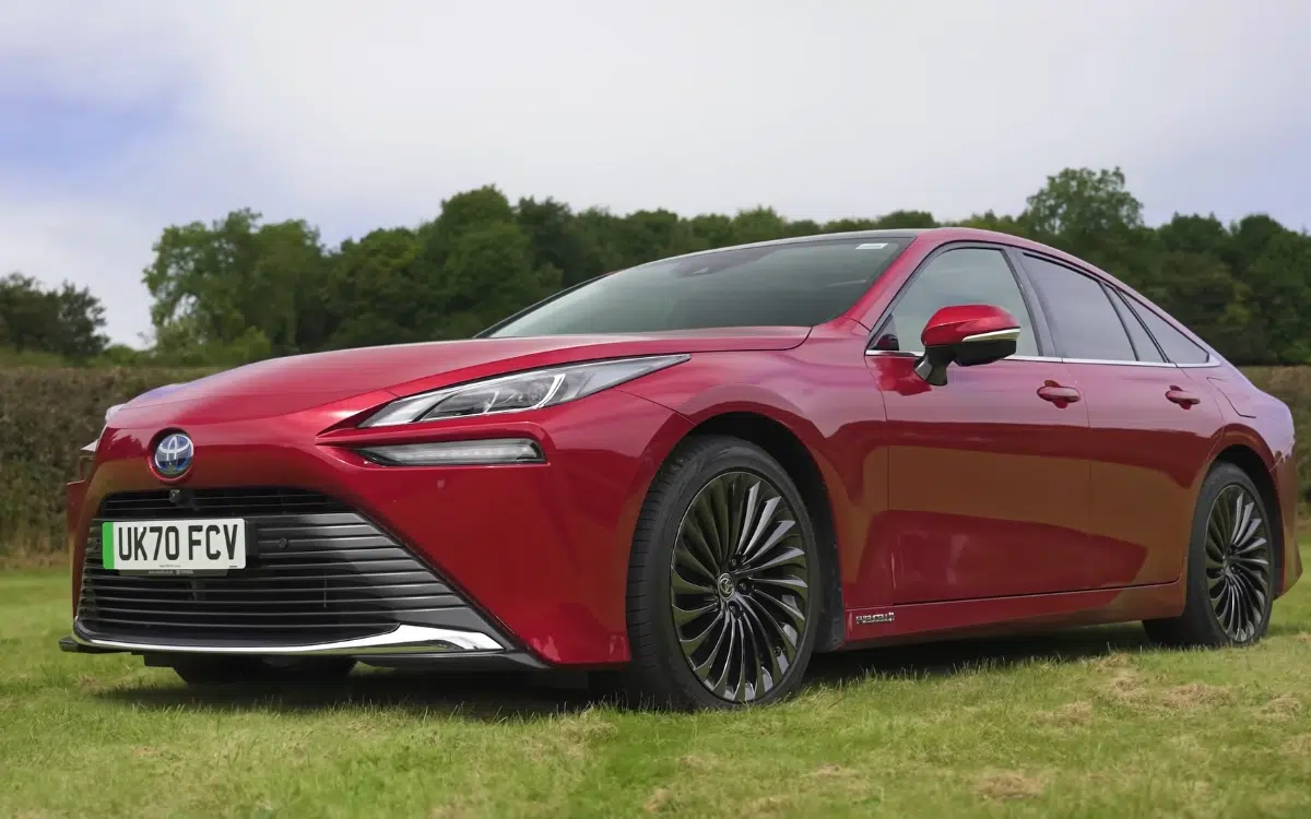 California man reveals huge cost to fill a Toyota Mirai, understands why people don’t buy hydrogen cars