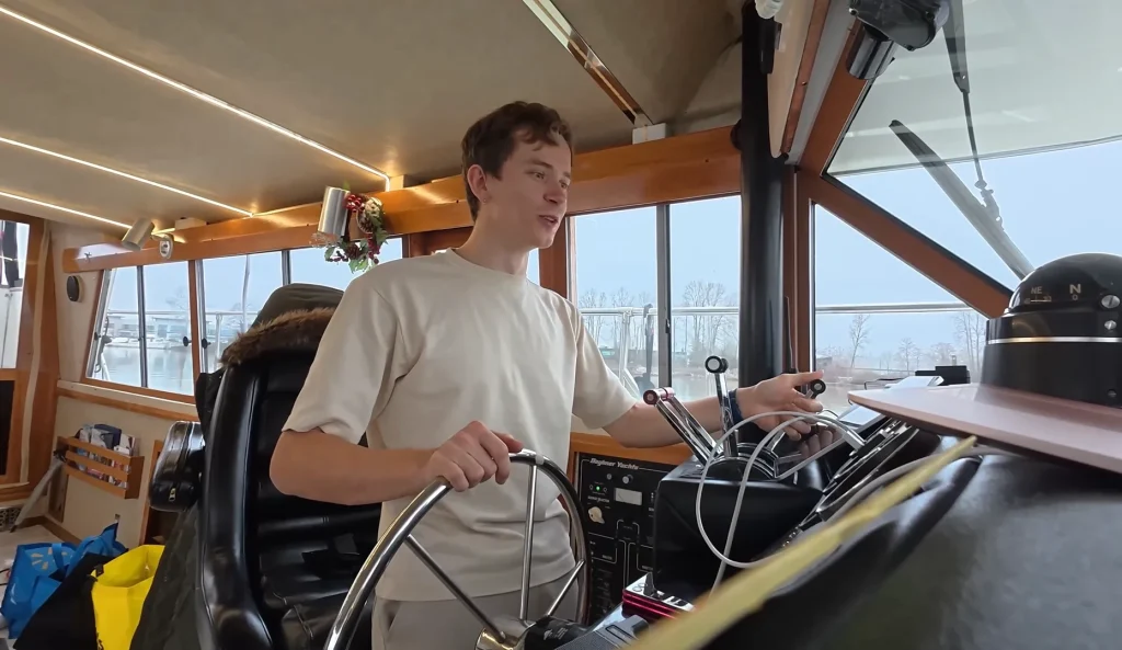 Canada couple try and get their 45ft Bayliner Bodega boat powered by a Toyota Prius to see if they can get it running for free
