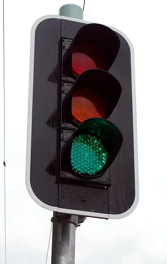 Florida drivers have started noticing blue lights mounted on traffic signals, this is what they're for