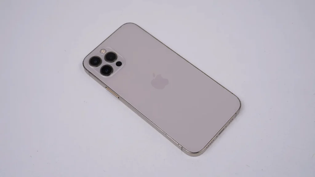 Man shows why iPhone repairs cost so much and it's all down to one part of the process