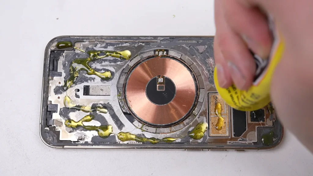 Man shows why iPhone repairs cost so much and it's all down to one part of the process