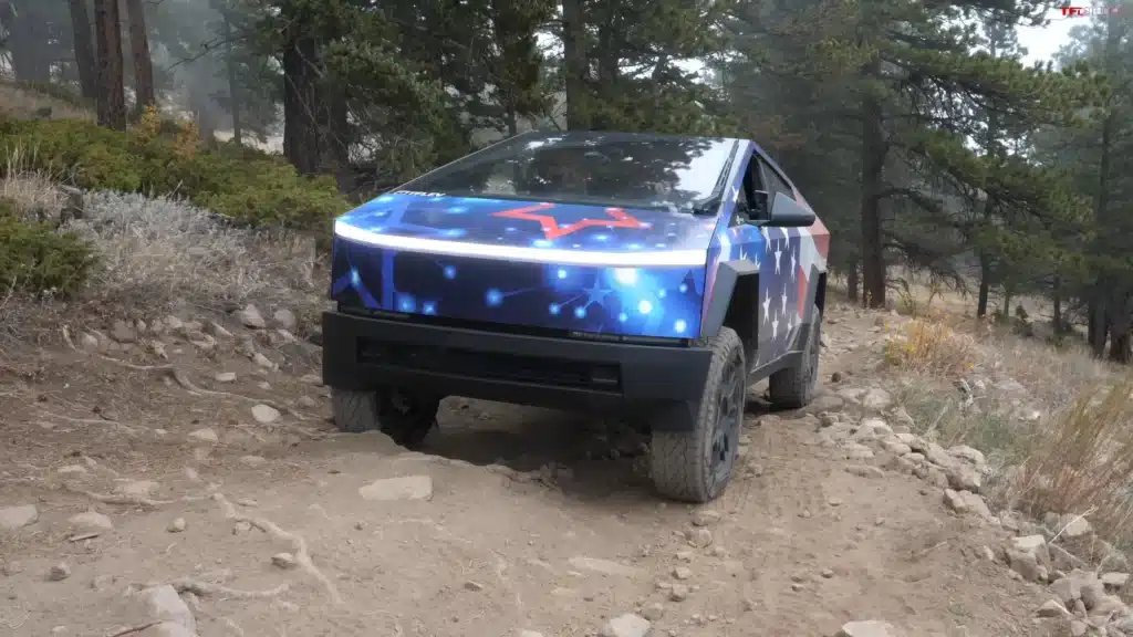 Truck-experts-took-Tesla-Cybertruck-off-roading-with-FSD