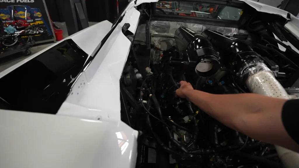 Mechanics install twin turbos on a Lamborghini Murciélago in one of the wildest custom project