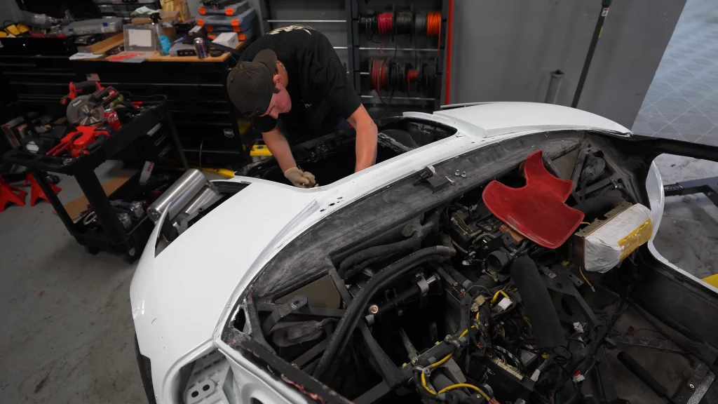 Mechanics install twin turbos on a Lamborghini Murciélago in one of the wildest custom project
