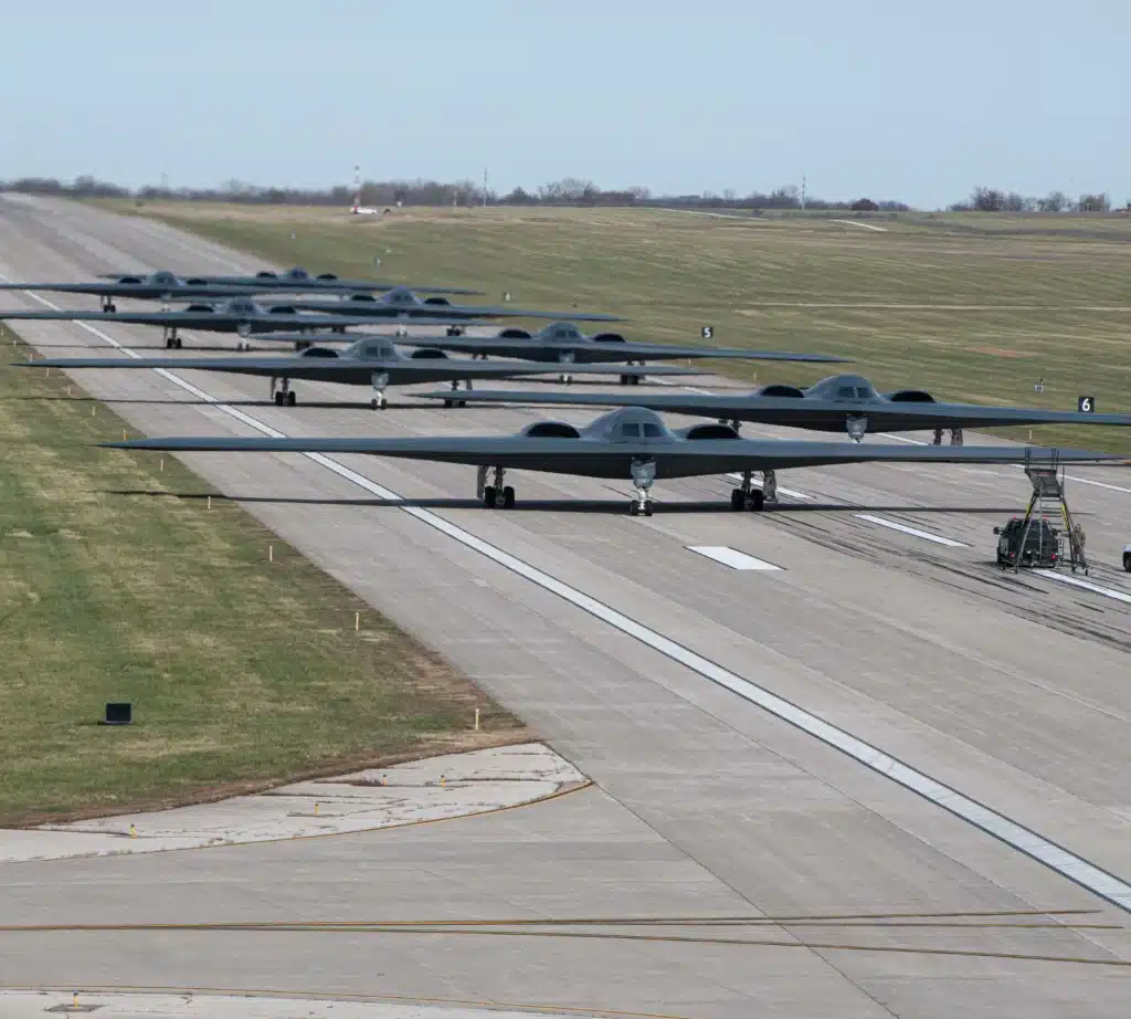 US-Air-Force-display-formation-of-eight-B-2-Spirit-stealth-bombers