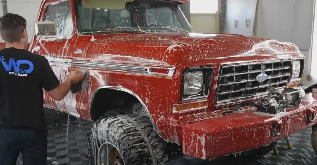 A huge dusty Ford F-250 truck was found after 20 years in storage and fully restored to running condition by a detailing crew.