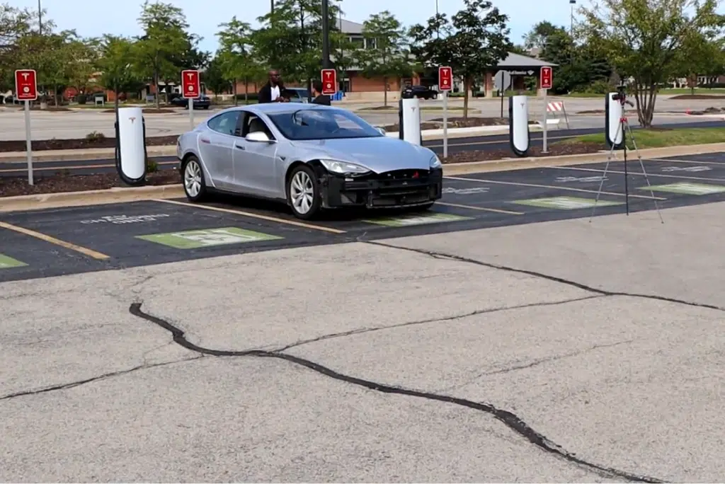 US guys repair a Tesla Model S with a salvage title but when they take it to a supercharger they fear it might be blacklisted