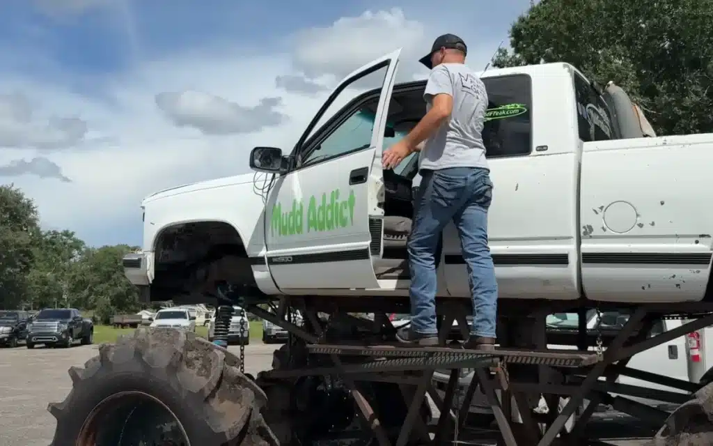 Florida man sees his friend left his truck in his yard and instead of getting annoyed decides to secretly fix it