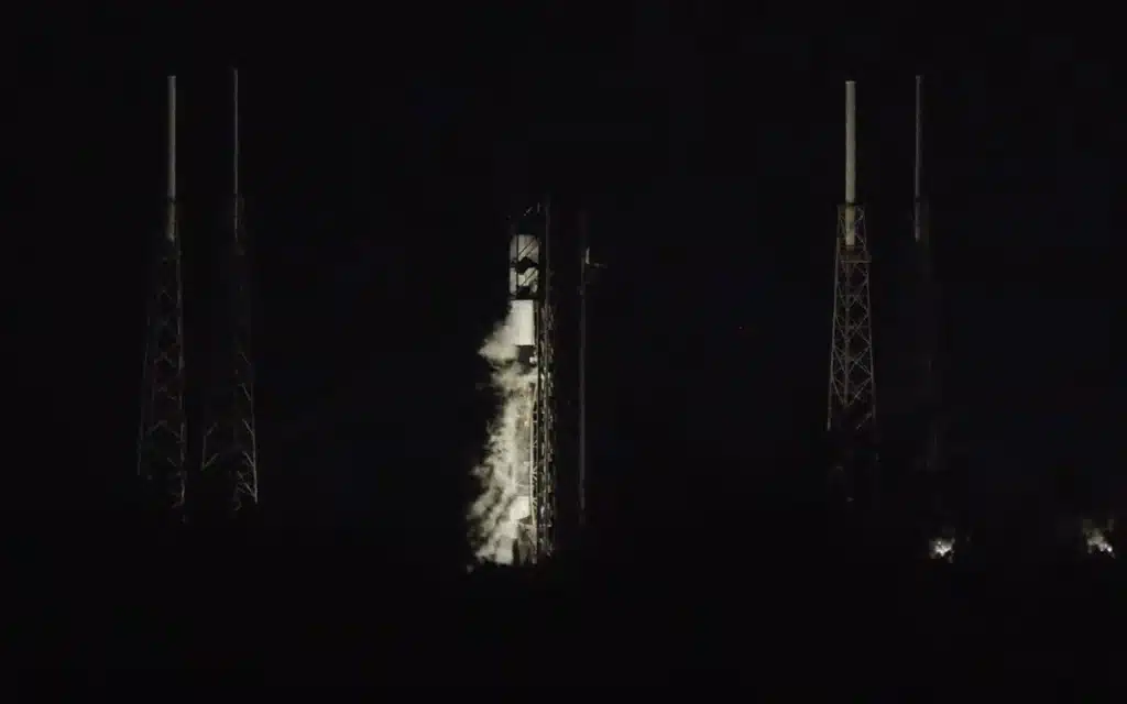 SpaceX uses reusable rockets to delivers Starlink satellites