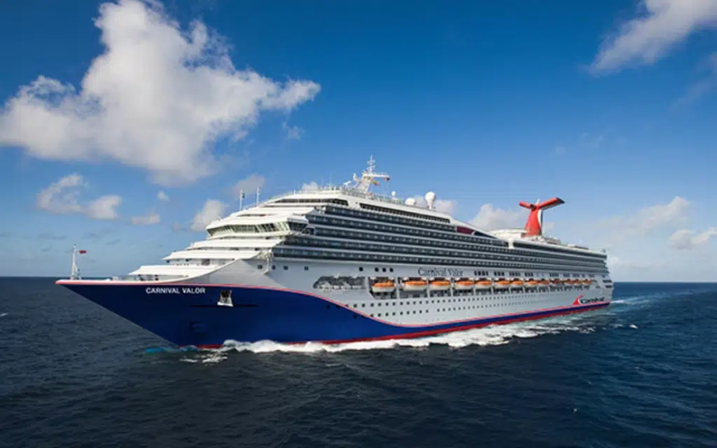Una mujer que vive a tiempo completo en un crucero comparte cuánto cuesta