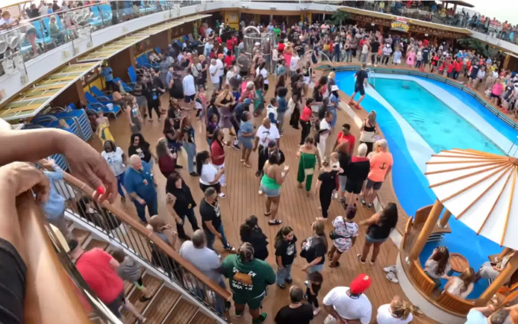 Woman who lives full time on a cruise ship exposes the dark side of living on one