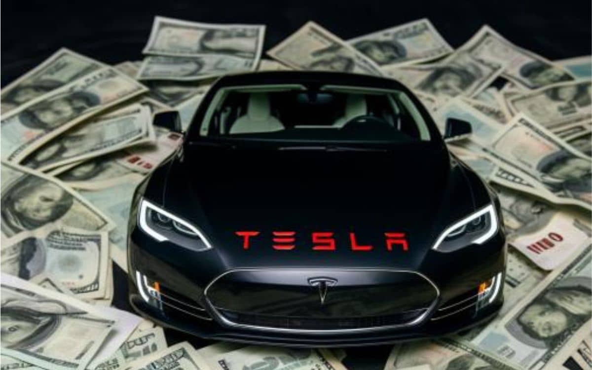 How much $1,000 invested in Tesla stock today may be worth in 2027