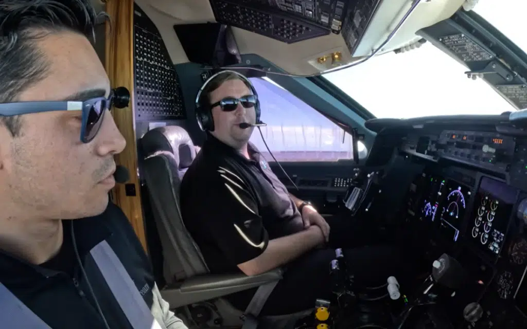 Man explains how he became a Gulfstream private jet pilot at just 21 years old