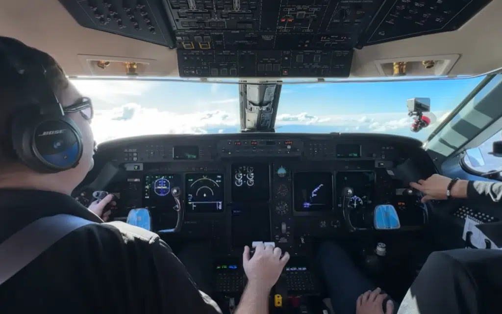 Man explains how he became a Gulfstream private jet pilot at just 21 years old