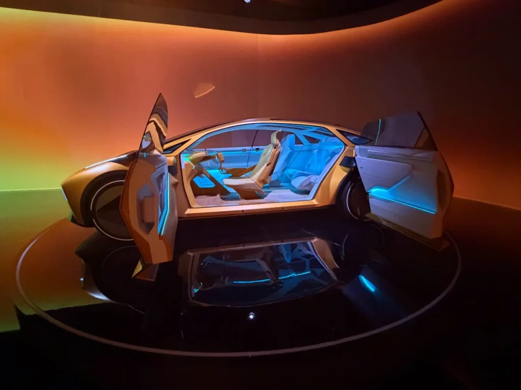 Unveiled at Milano Design Week, this is the Kia Vision Meta Turismo, halfway between a concept car and a gaming car