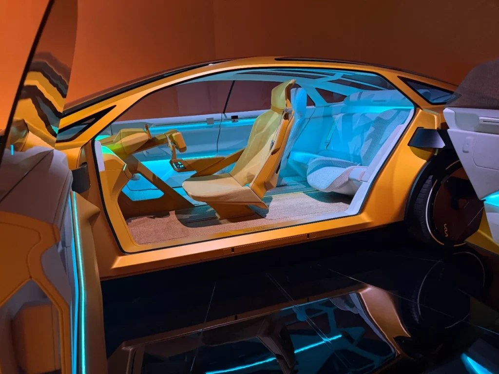 Unveiled at Milano Design Week, this is the Kia Vision Meta Turismo, halfway between a concept car and a gaming car