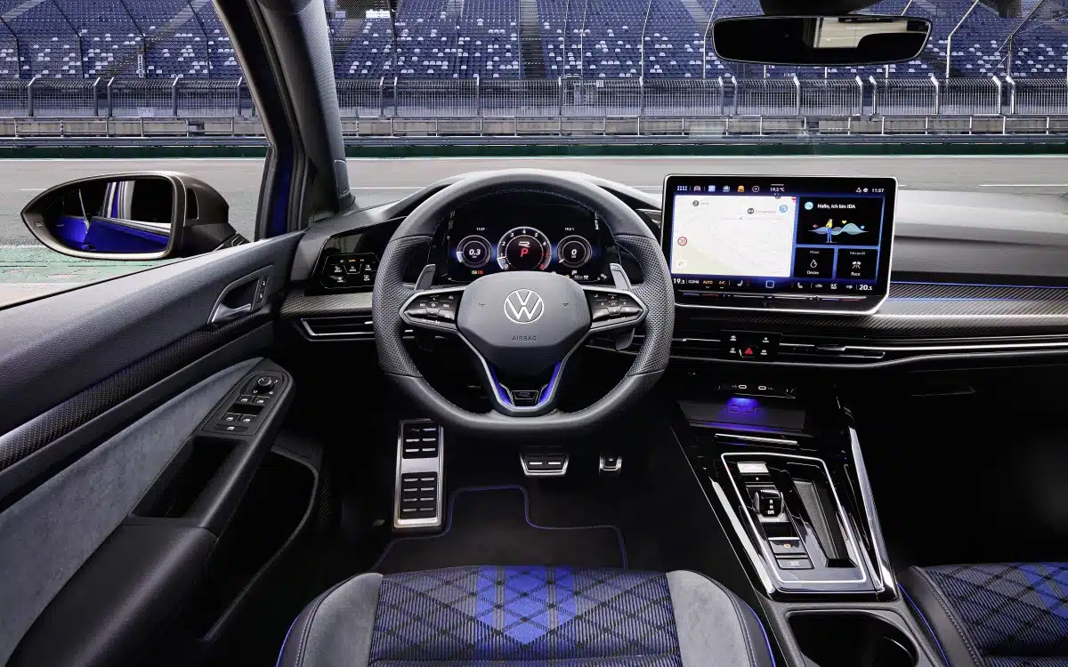 How big is too big? 2025 VW Golf R’s tablet is huge