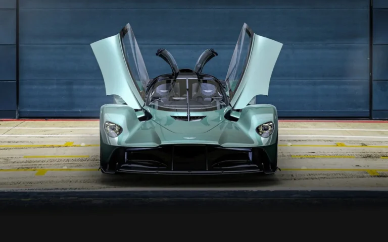 A girlfriend questioned if a $3 million Aston Martin Valkyrie Spider was cool - Reddit and car fans quickly set the record straight