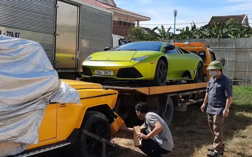 Vietnam-had-to-demolish-a-Lamborghini-and-a-Mercedes-G-Class-after-they-were-unclaimed-for-4-years