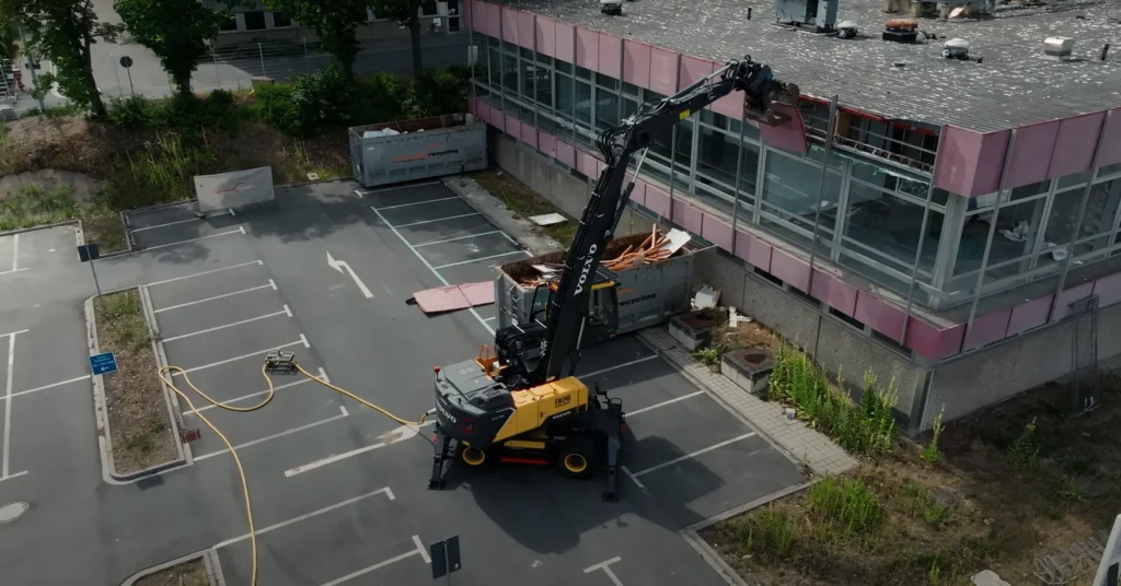 World's first fully electric deconstruction site now exists thanks to Volvo
