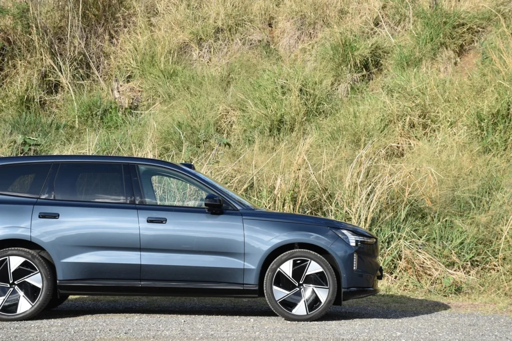 Volvo EX90 electric SUV offers LED headlights, LiDAR safety tech, strong range and a practical design for modern EV buyers