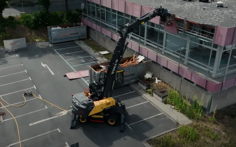 World's first fully electric deconstruction site now exists thanks to Volvo