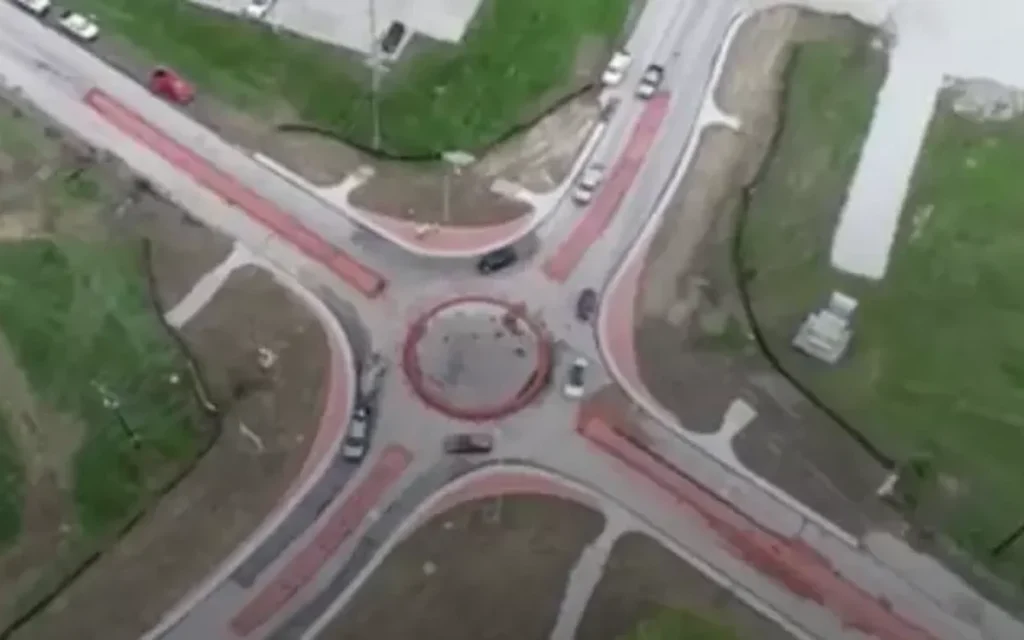 This video of Americans trying to use a new roundabout in Kentucky will not have allayed fears of using the traffic system