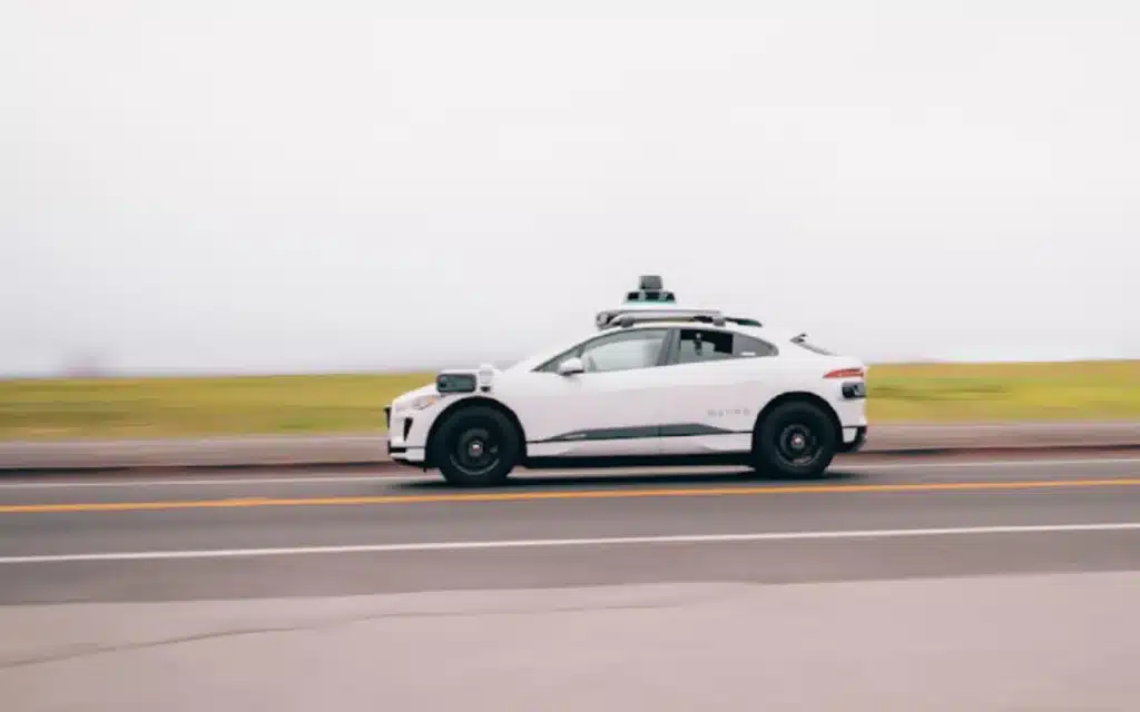 After the crude digital fence for the Tesla Robotaxi was revealed by the FSD EV giants, Waymo has hit back in the perfect way