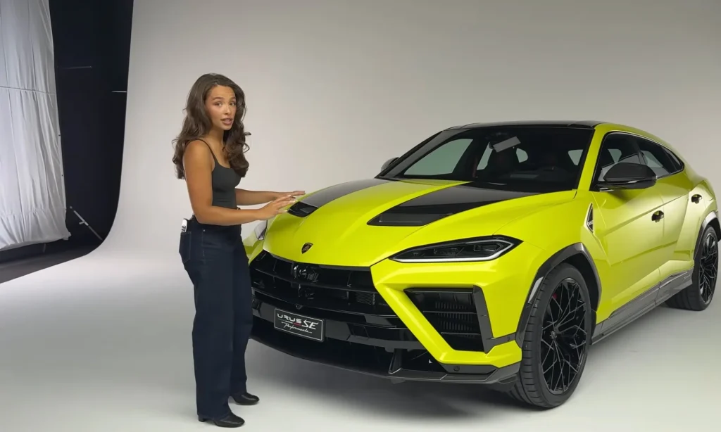 We sent Supercar Blondie's newest presenter, Chloe, on a mission in Italy to check out the new Lamborghini Urus SE Performante