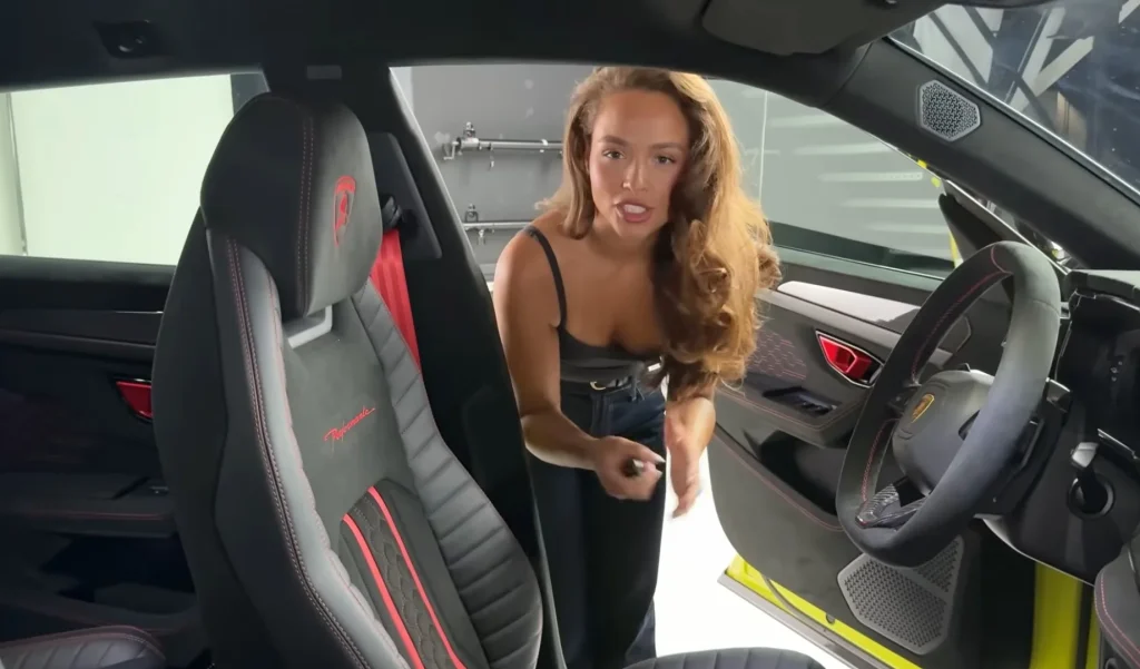 We sent Supercar Blondie's newest presenter, Chloe, on a mission in Italy to check out the new Lamborghini Urus SE Performante