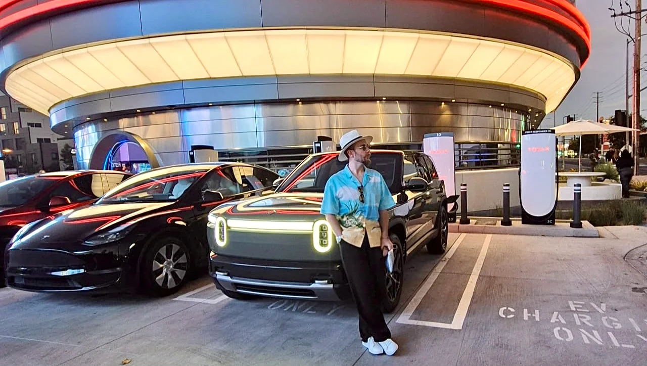 We tried the Tesla Diner in California to see if it's actually worth it